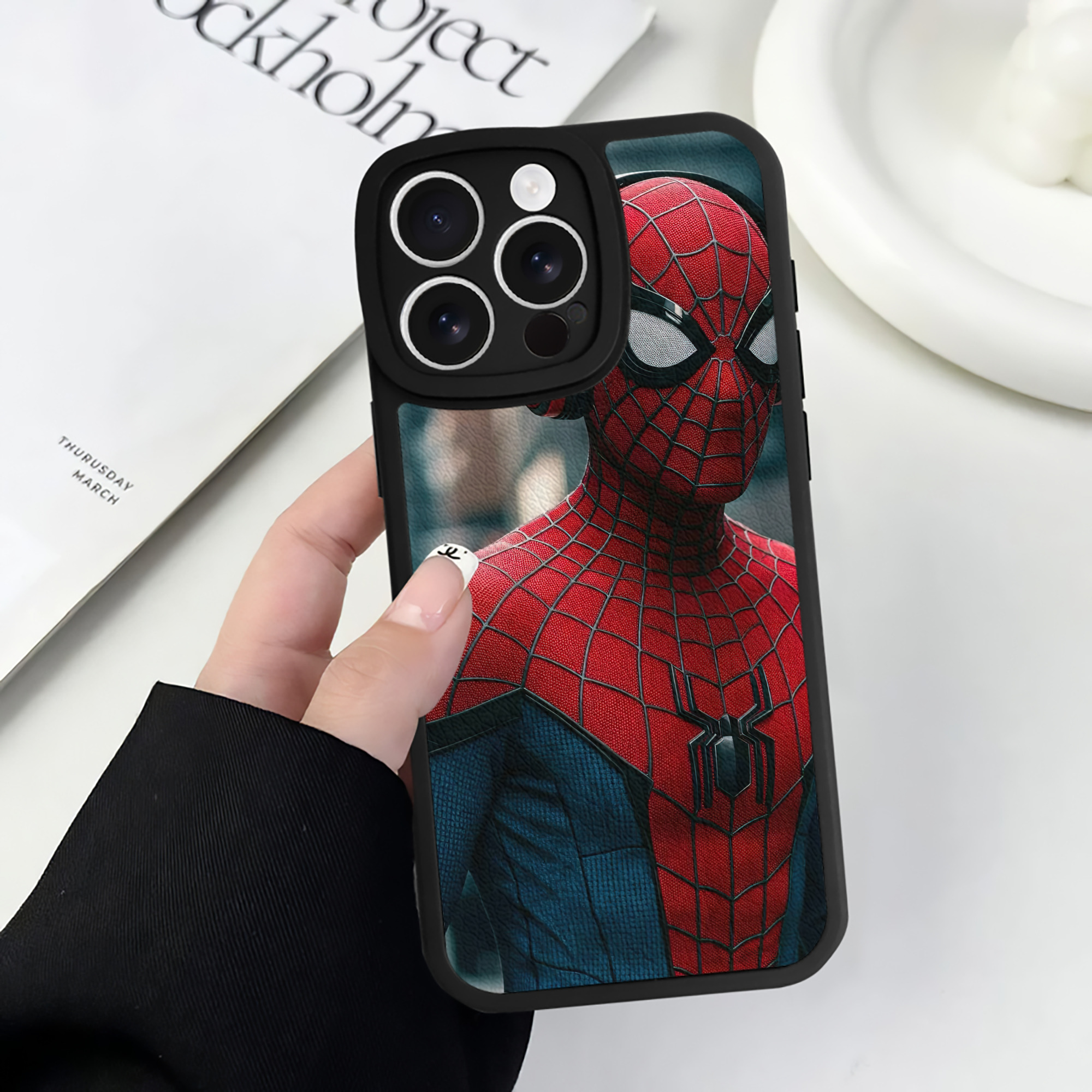 （画像用） Spider Man スパイダーマン 【iPhone 16シリーズ対応】シリコンスマホケース（レザー調） 材質：シリコン